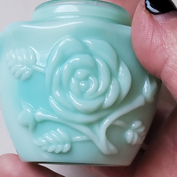 AVON VINTAGE 1970S JADEITE MOONWIND POWDER SACHET JAR W/ LID - Picture 6 of 7